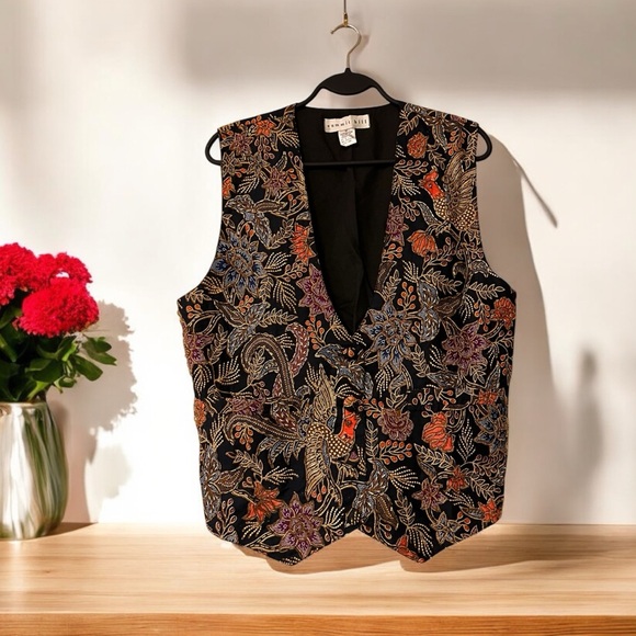 Summit Hill Unisex Floral & Bird Print Embellished Vest - Picture 16 of 16